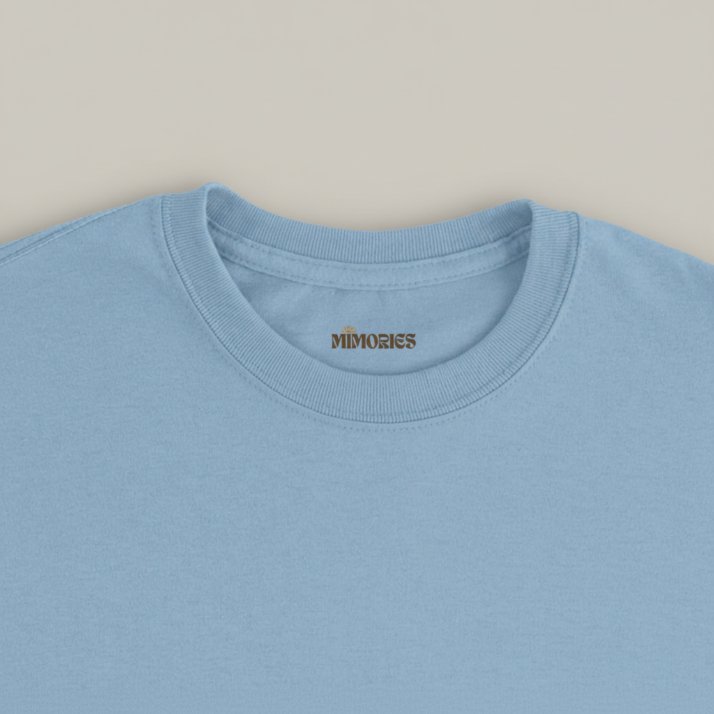 Détail du col du T-shirt Light Blue